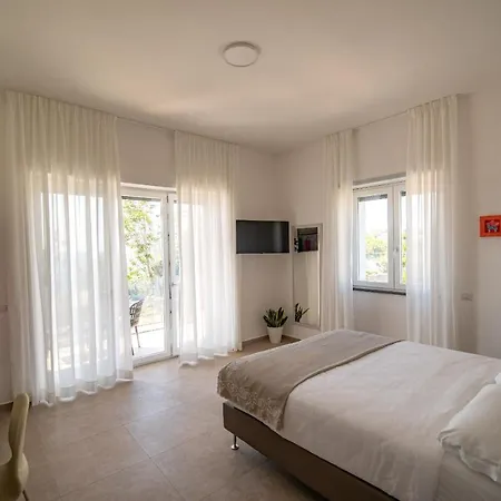 Callia Bed & Breakfast